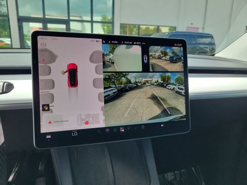 Used 2024 Tesla Model Y Long Range AWD/4WD image 34