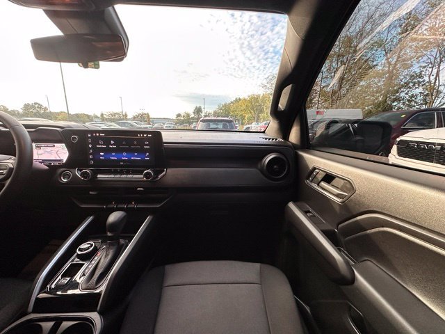 Used 2024 Chevrolet Colorado Trail Boss w/ Technology Package AWD/4WD image 28