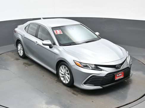 Used 2023 Toyota Camry LE image 32