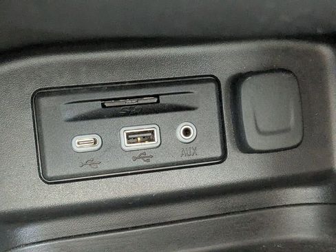 Used 2020 Chevrolet Equinox LT image 25