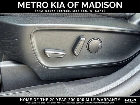 Used 2020 Ford Escape Titanium AWD/4WD image 14