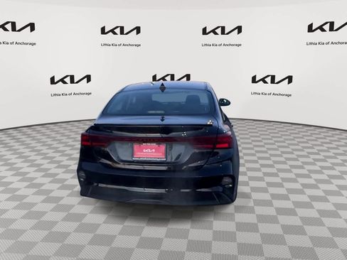 Certified 2022 Kia Forte LXS image 7