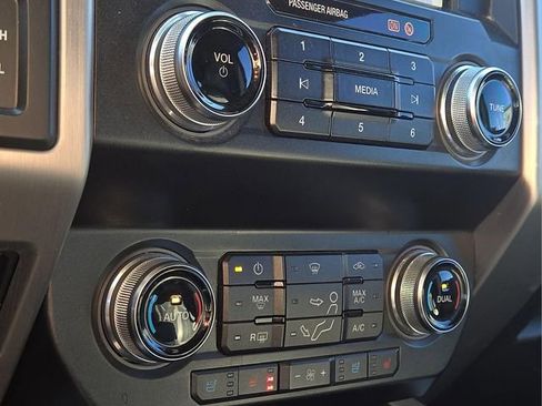 Used 2019 Ford F450 Platinum w/ Platinum Ultimate Package image 23