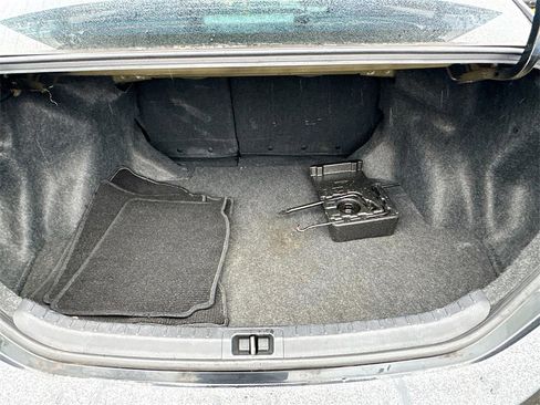 Used 2017 Toyota Corolla LE image 24