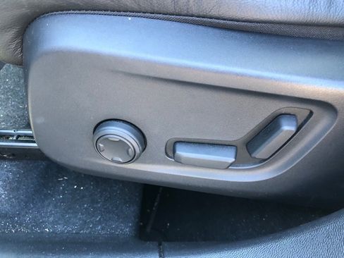 Used 2023 Volvo XC40 B5 Plus w/ Driver Assist Package image 14