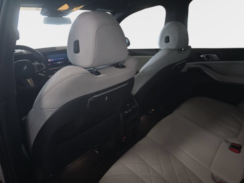 Certified 2024 BMW X5 sDrive40i w/ M Sport Package RWD image 9