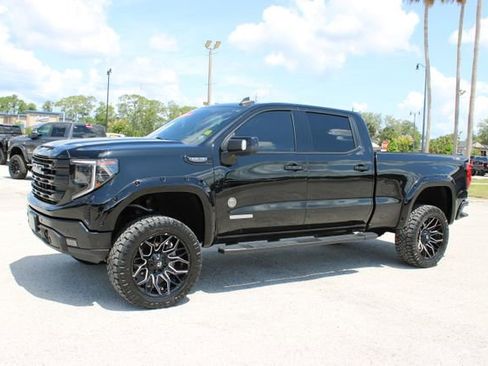 Used 2024 GMC Sierra 1500 Elevation w/ Elevation Premium Package AWD/4WD image 5