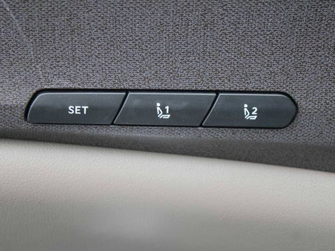 New 2025 Kia Carnival EX image 28