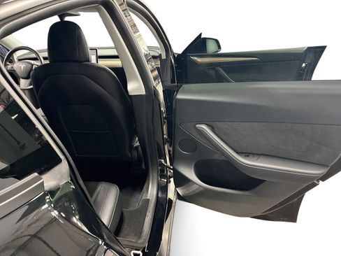 Certified 2022 Tesla Model Y Performance AWD/4WD image 12