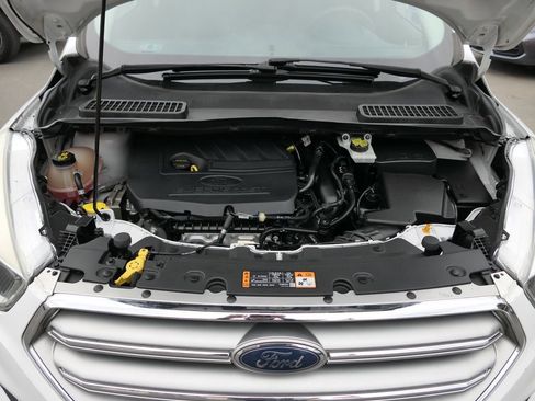 Used 2017 Ford Escape SE image 30