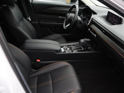 Used 2025 MAZDA CX-50 AWD 2.5 Hybrid w/ Premium Pkg image 9