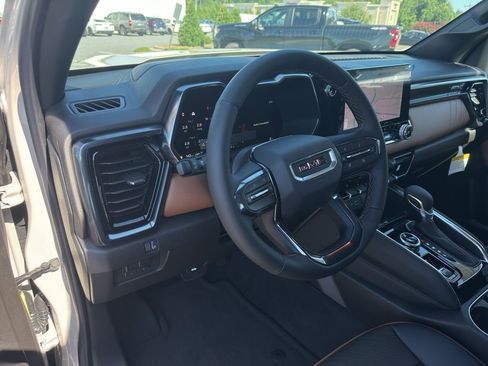 New 2026 GMC Canyon AT4 w/ AT4 Premium Package AWD/4WD image 24