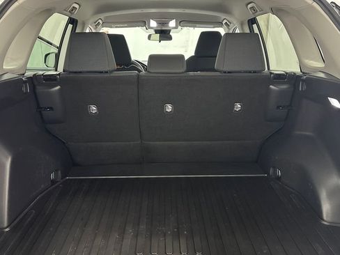 Used 2022 Toyota RAV4 LE AWD/4WD image 11