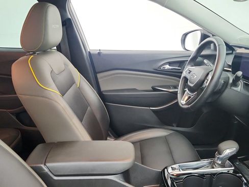Used 2024 Chevrolet Trax ACTIV FWD image 29
