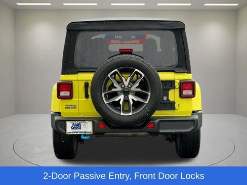 Used 2024 Jeep Wrangler Unlimited w/ Convenience Group AWD/4WD image 9