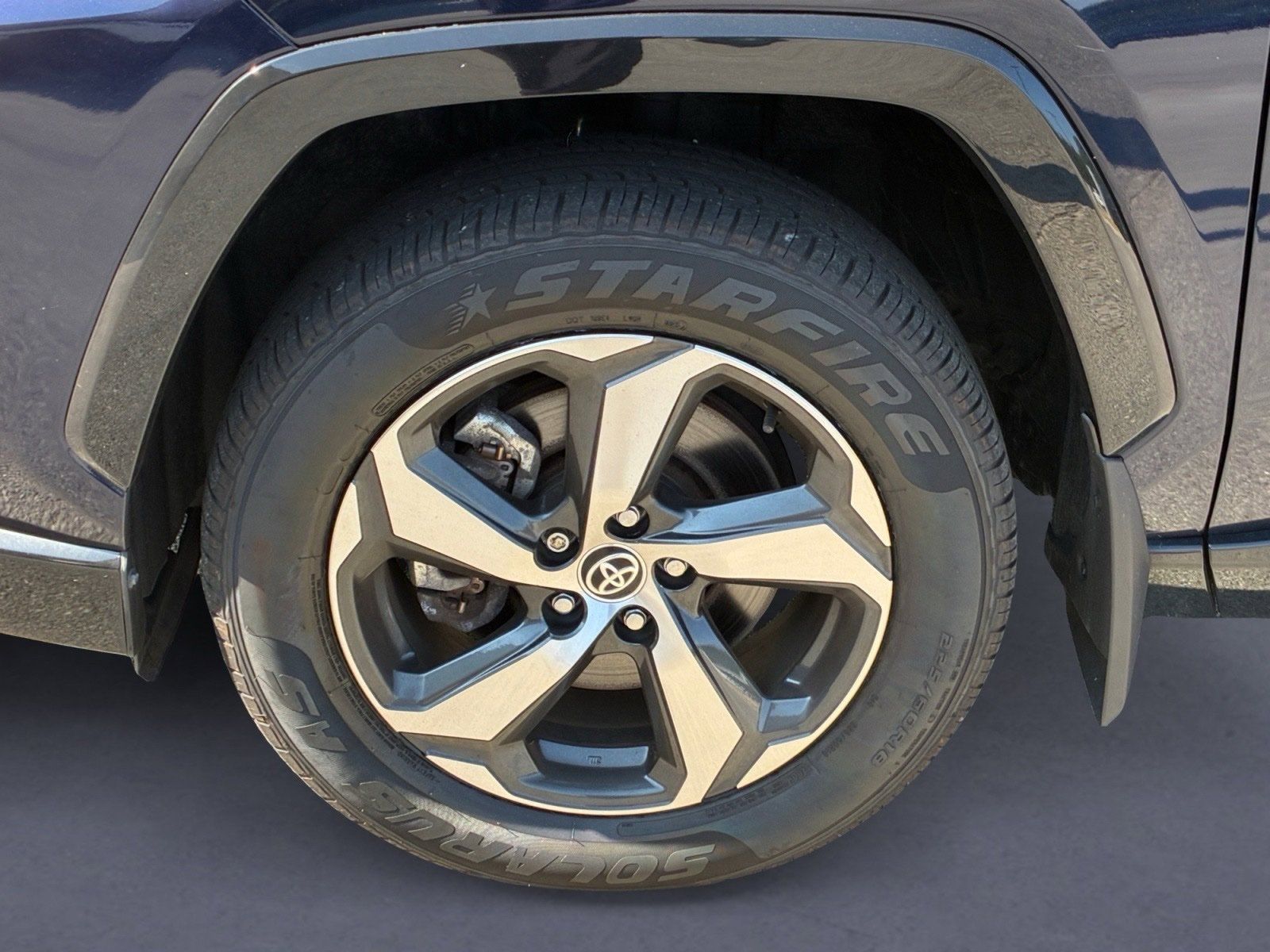 Used 2024 Toyota RAV4 SE w/ Weather & Moonroof Package AWD/4WD image 6