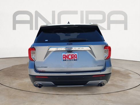 Used 2023 Ford Explorer Limited image 9