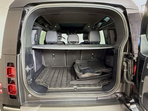 Certified 2023 Land Rover Defender 110 X-Dynamic SE image 28