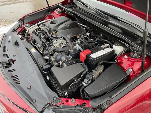 Used 2020 Toyota Camry XLE image 48