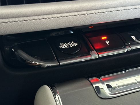 New 2026 Lincoln Aviator AWD w/ Jet Appearance Package image 19