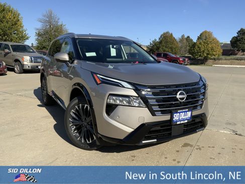 New 2026 Nissan Rogue Platinum w/ Platinum Premium Package image 2