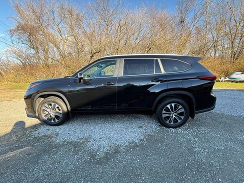 Used 2023 Toyota Highlander L image 11