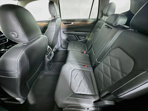 Used 2025 Volkswagen Atlas SE FWD image 28