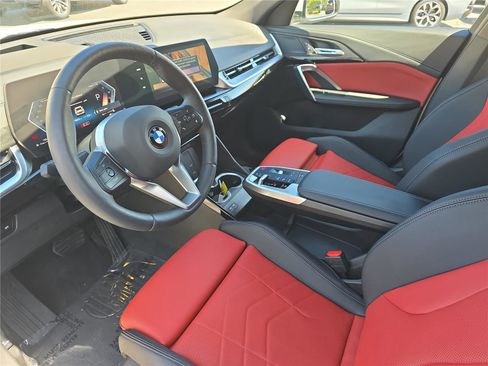 Used 2025 BMW X2 xDrive28i AWD/4WD image 16