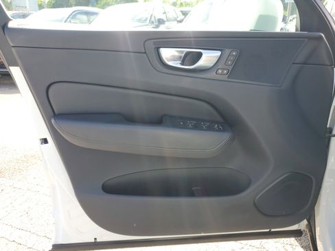 Used 2018 Volvo XC60 T6 Momentum w/ Advanced Package image 14