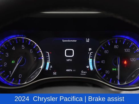 Used 2024 Chrysler Pacifica Touring-L FWD image 13