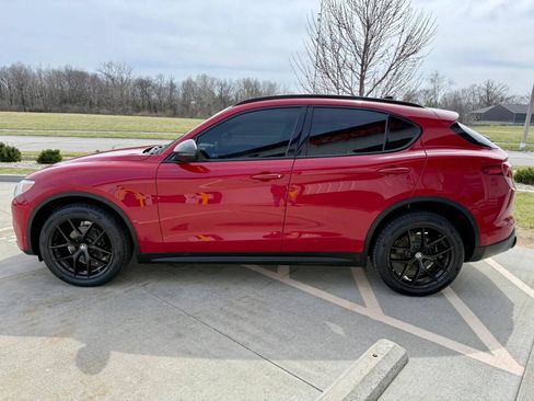 Used 2019 Alfa Romeo Stelvio Ti Sport w/ Quick Order Package 22S Sport AWD/4WD image 5