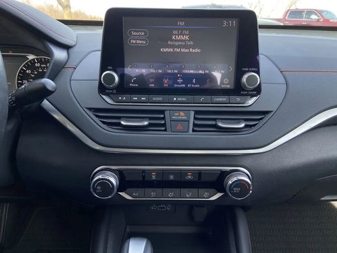 Used 2022 Nissan Altima 2.5 SR image 17