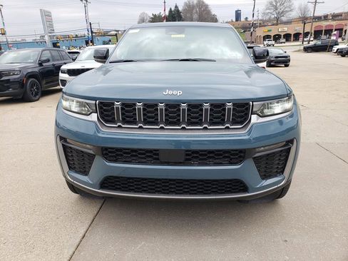 New 2026 Jeep Grand Cherokee Limited AWD/4WD image 9