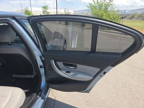 Used 2013 BMW 328i xDrive Sedan AWD/4WD image 17