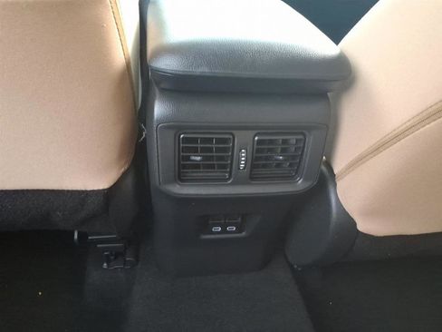 Used 2024 Toyota RAV4 XLE w/ Convenience Package image 10