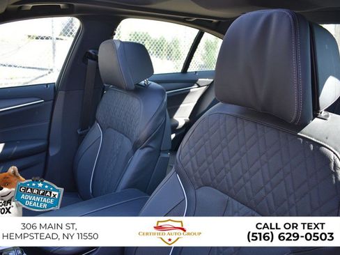 Used 2023 BMW 530e xDrive w/ Premium Package AWD/4WD image 9