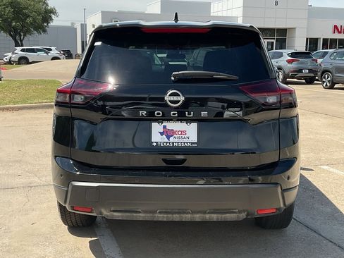 Used 2025 Nissan Rogue SV image 6
