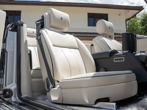 Used 2014 Rolls-Royce Phantom Drophead Coupe image 71