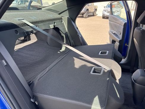 Used 2025 Hyundai Elantra SEL w/ Cargo Package image 18