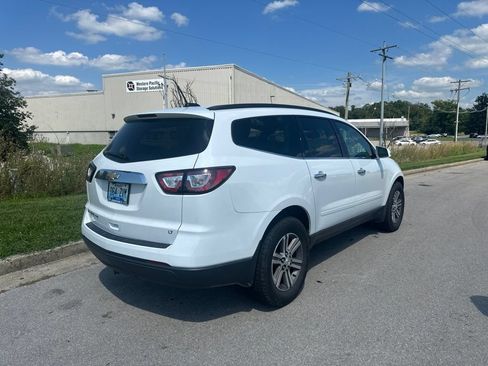 Used 2017 Chevrolet Traverse LT AWD/4WD image 3