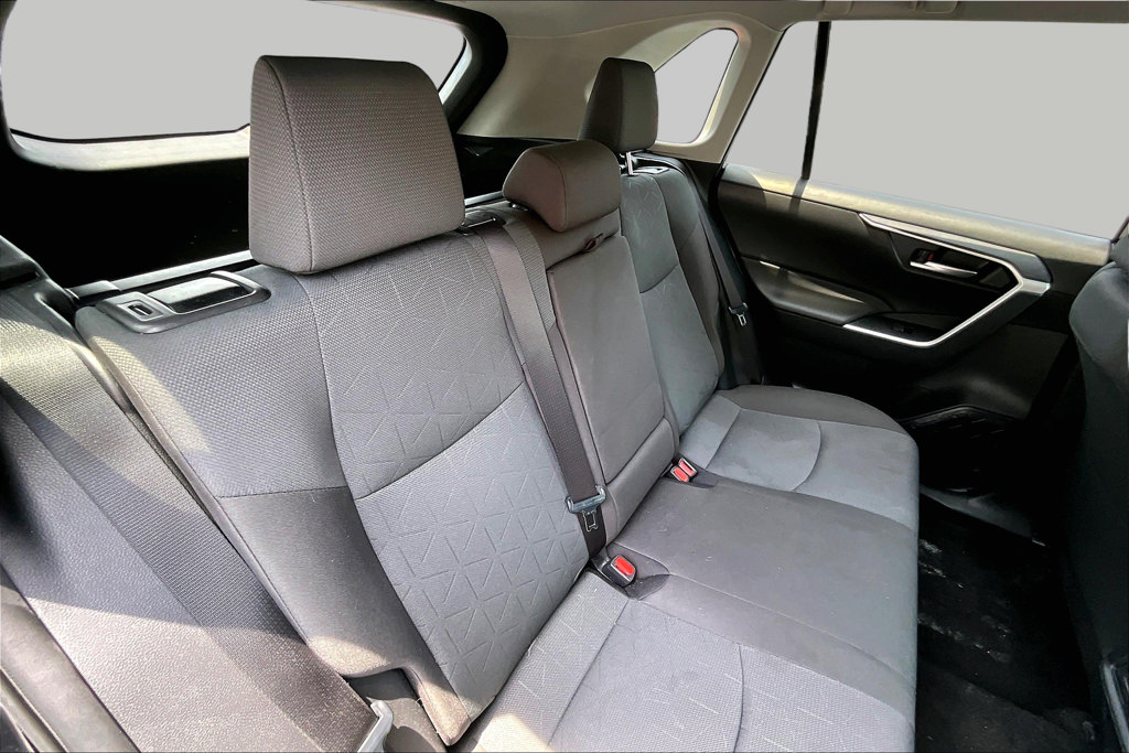 Used 2025 Toyota RAV4 XLE AWD/4WD image 25