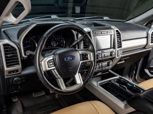 Used 2020 Ford F250 Lariat w/ Lariat Ultimate Package AWD/4WD image 17