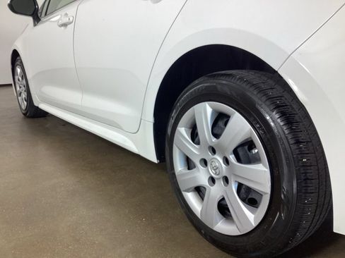 Used 2025 Toyota Corolla LE FWD image 15