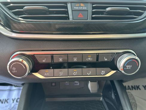 Used 2023 Nissan Altima 2.5 SR w/ SR Premium Package FWD image 25