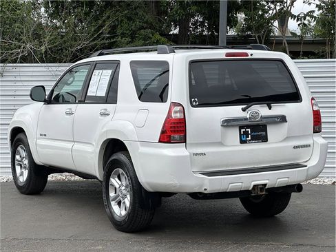 Used 2006 Toyota 4Runner SR5 AWD/4WD image 12