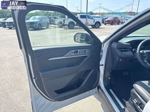 New 2026 Ford Explorer ST-Line w/ Premium Package RWD image 22