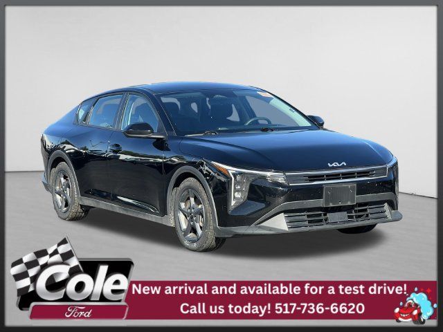 Used 2025 Kia K4 FWD image 1