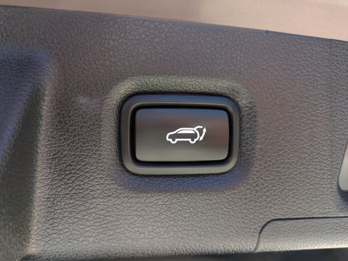 Used 2019 Hyundai Santa Fe Limited FWD image 12