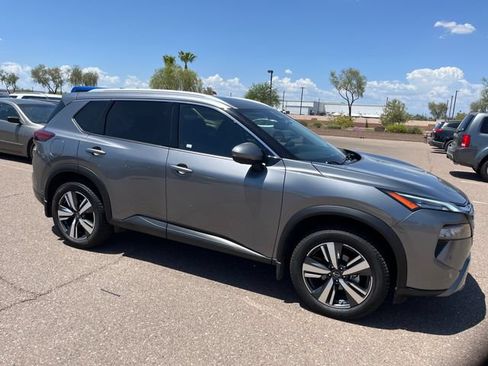 Used 2025 Nissan Rogue SL w/ SL Premium Package AWD/4WD image 6