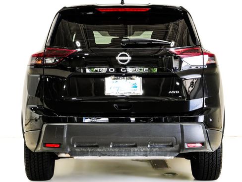 Used 2025 Nissan Rogue SV AWD/4WD image 7